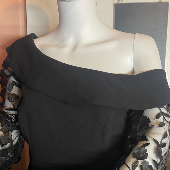 Elegant Black Off-Shoulder Dress - Picture 5 of 9